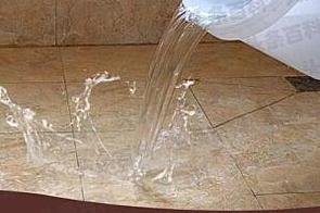 鄱阳漏水维修 免砸砖防水材料该如何施工
